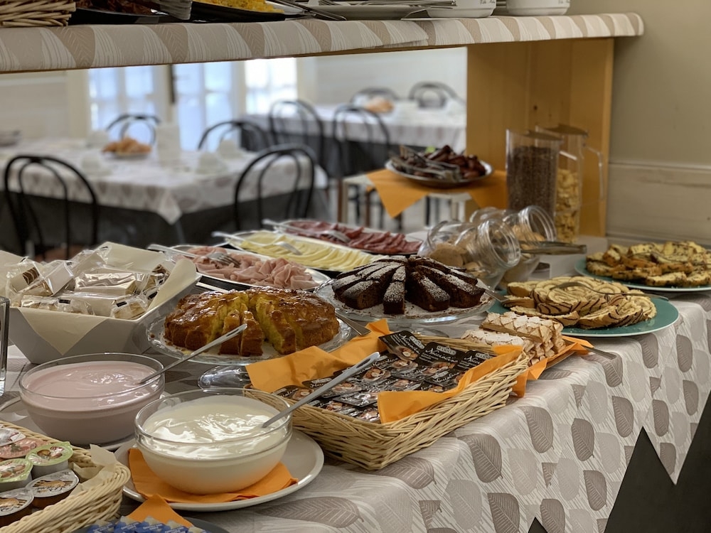 뷔페 아침 식사