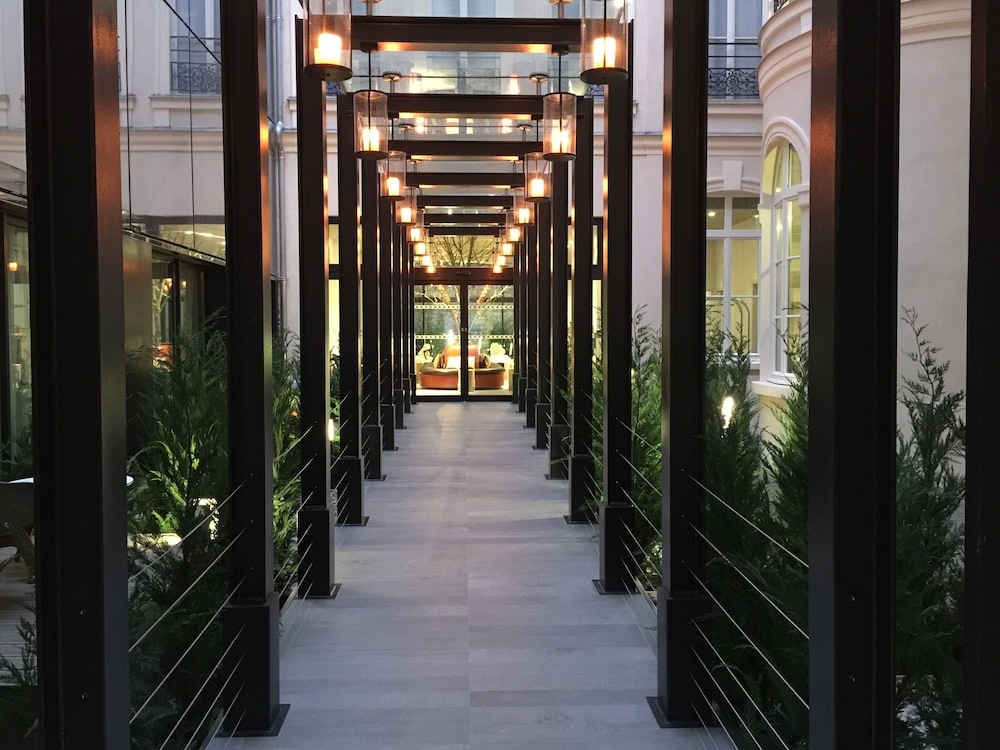 숙박 시설 입구