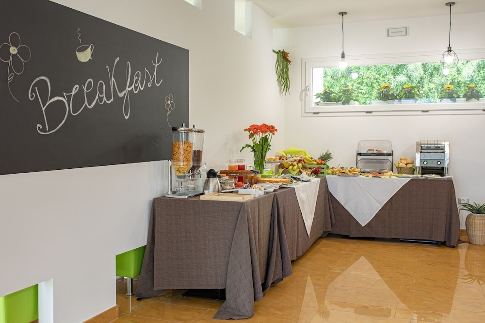 뷔페 아침 식사