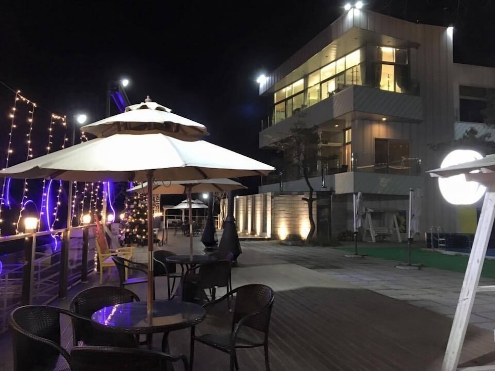 로비 좌석 공간