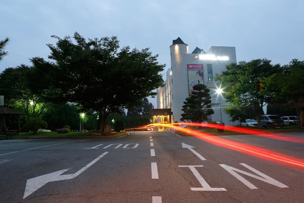 숙박 시설 정면
