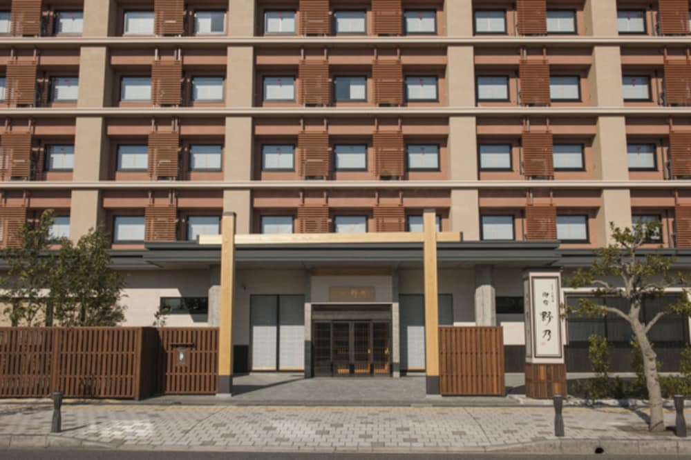 숙박 시설 정면