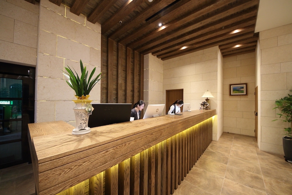 체크인/체크아웃 키오스크