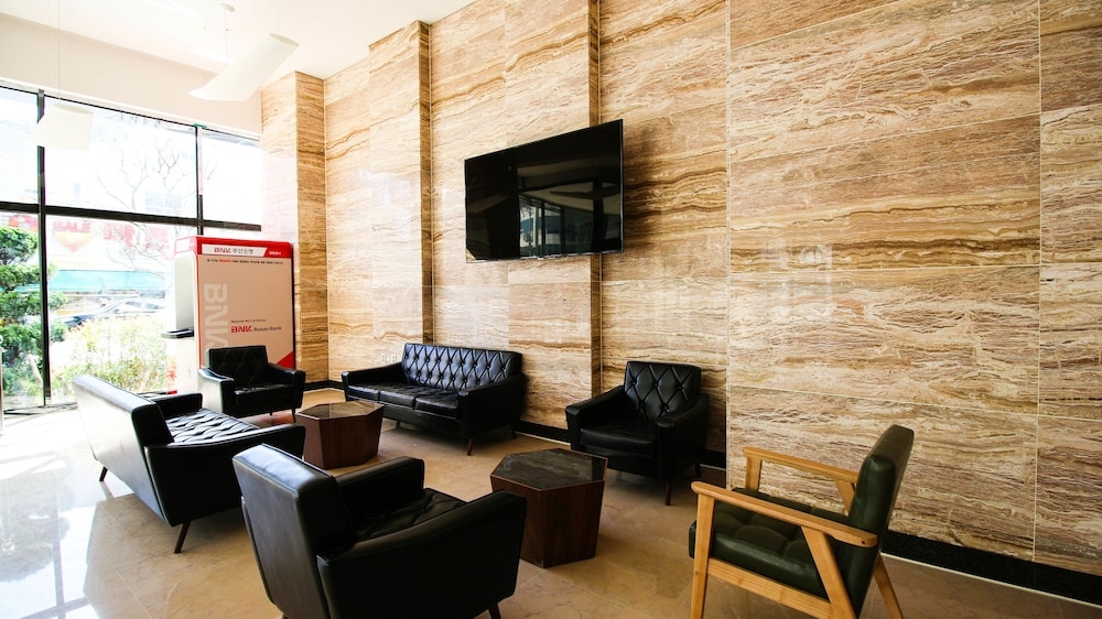 로비 좌석 공간