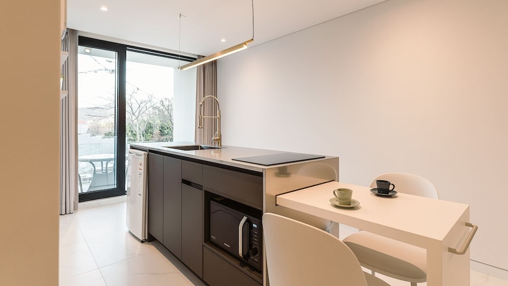 객실 내 식사 공간