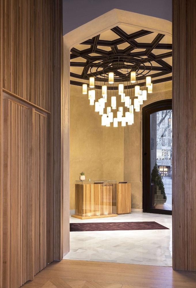 콘시어지 데스크