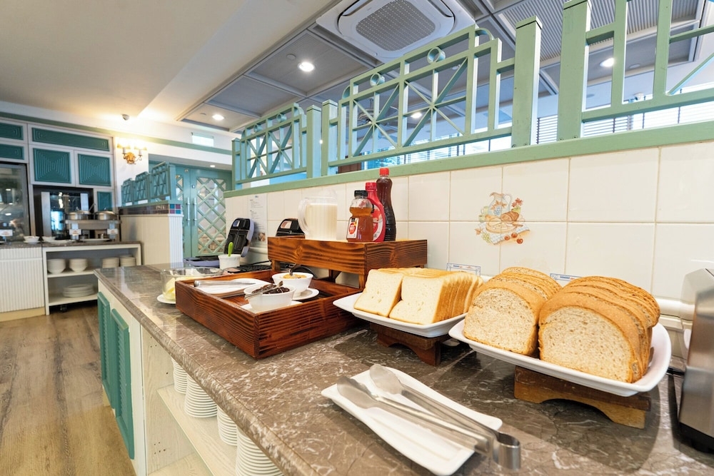 뷔페 아침 식사