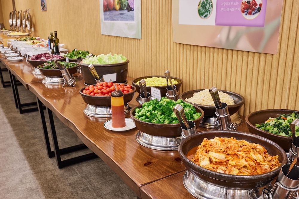 뷔페 아침 식사