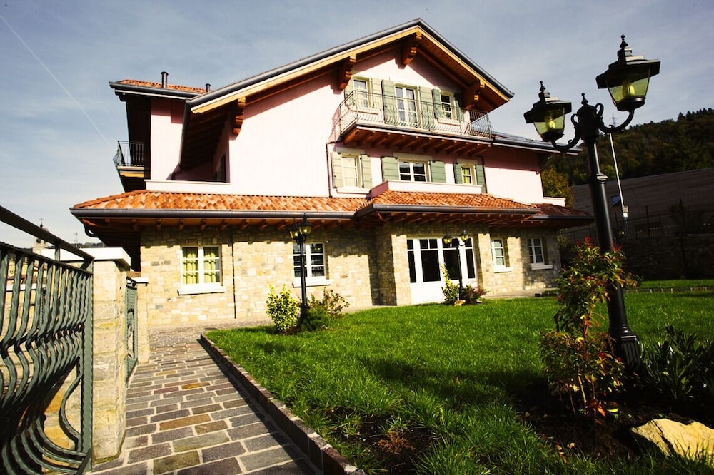 숙박 시설 정면