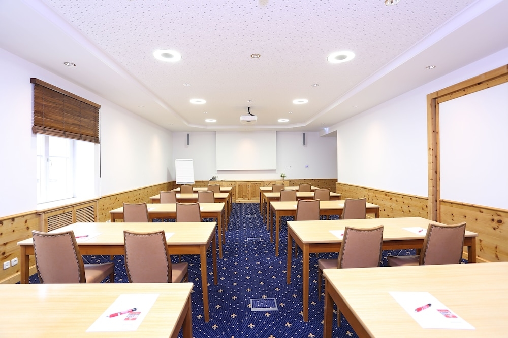 회의 시설