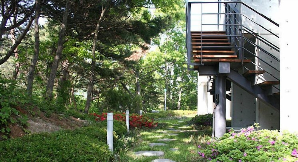 숙박 시설 구내