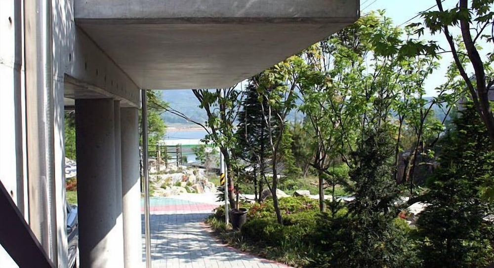 숙박 시설 구내