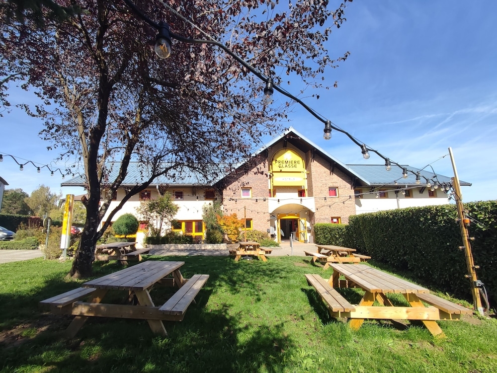 숙박 시설 정면