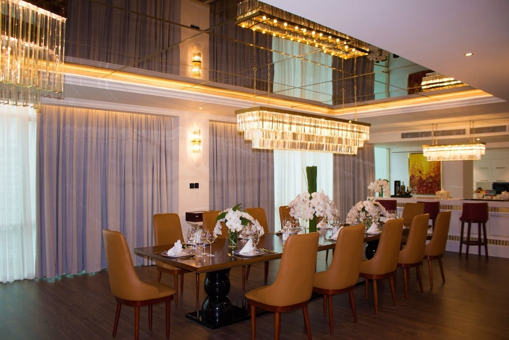 객실 내 식사 공간