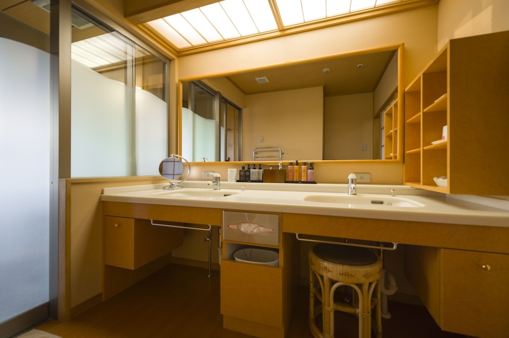 욕실 편의 시설