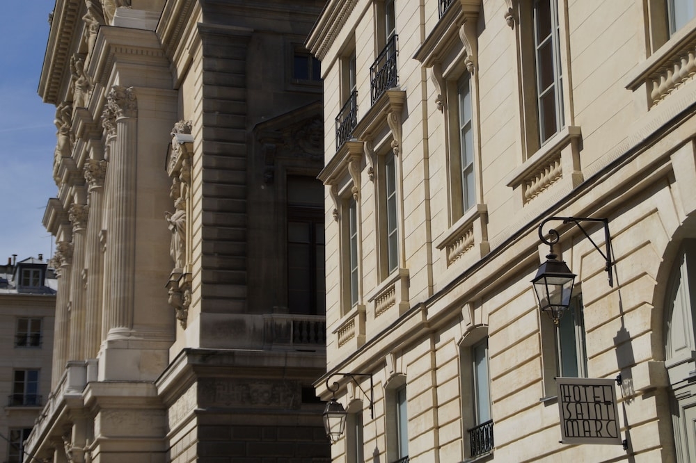 숙박 시설 정면