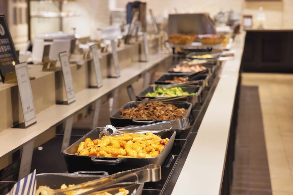 뷔페 아침 식사