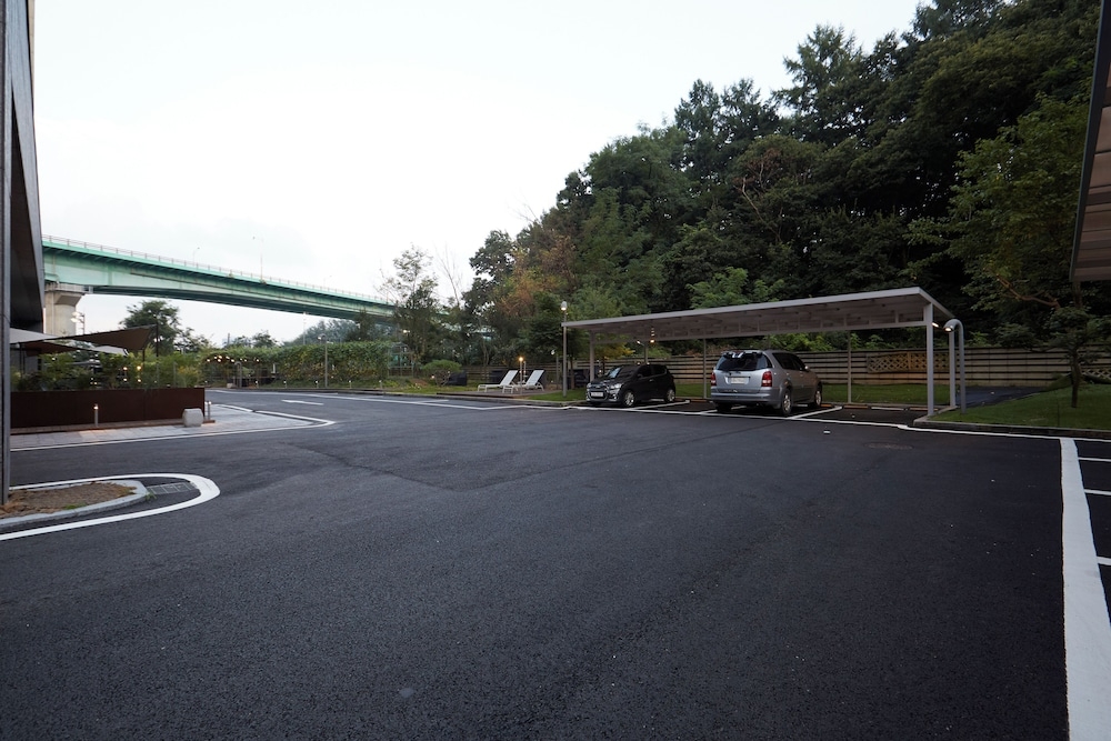 휠체어로 이용 가능한 밴 주차장