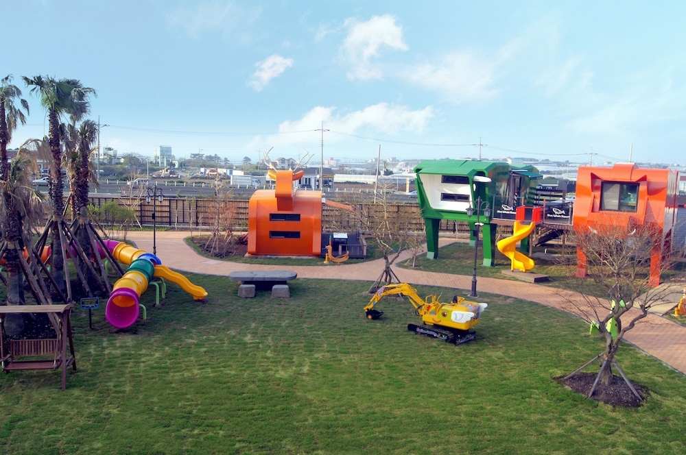 어린이 놀이 공간 - 야외