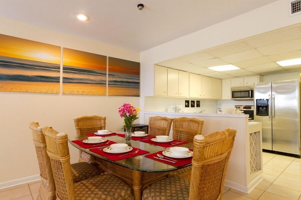 객실 내 식사 공간