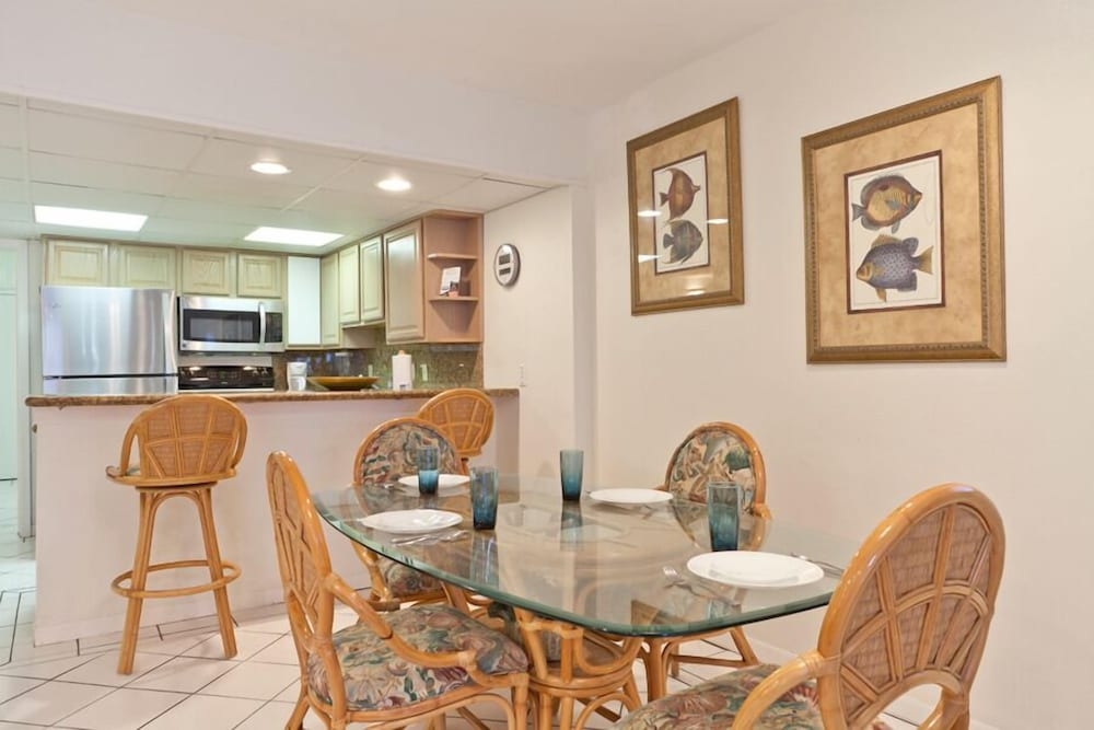 객실 내 식사 공간