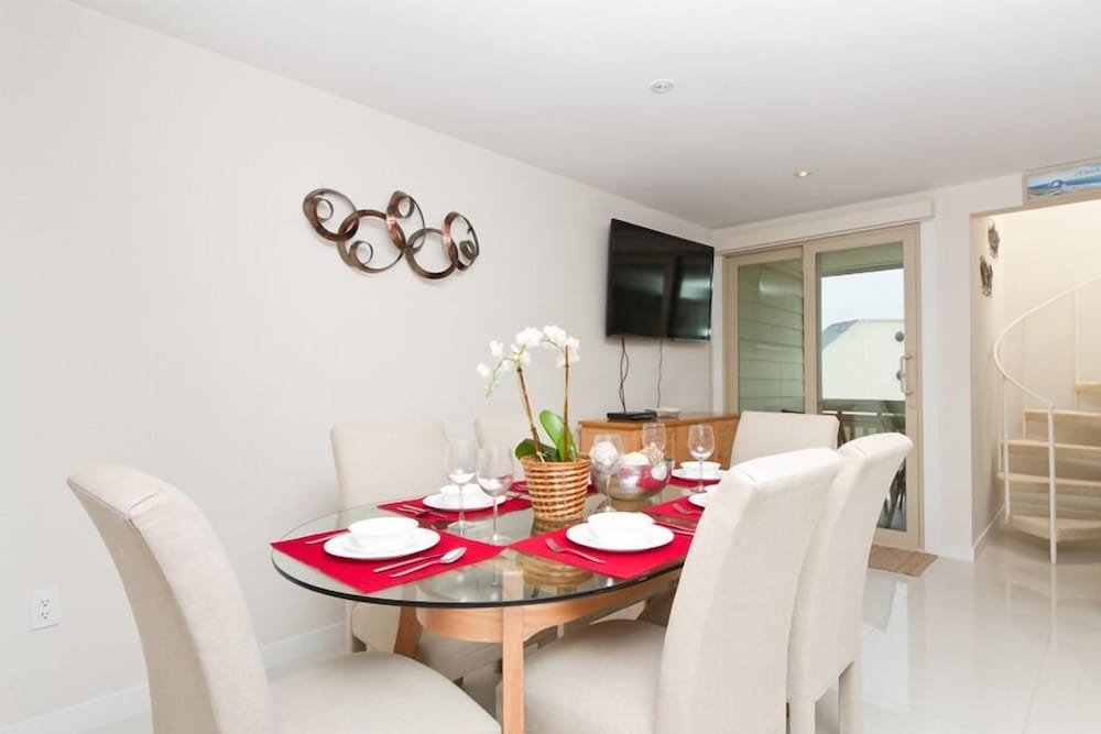 객실 내 식사 공간