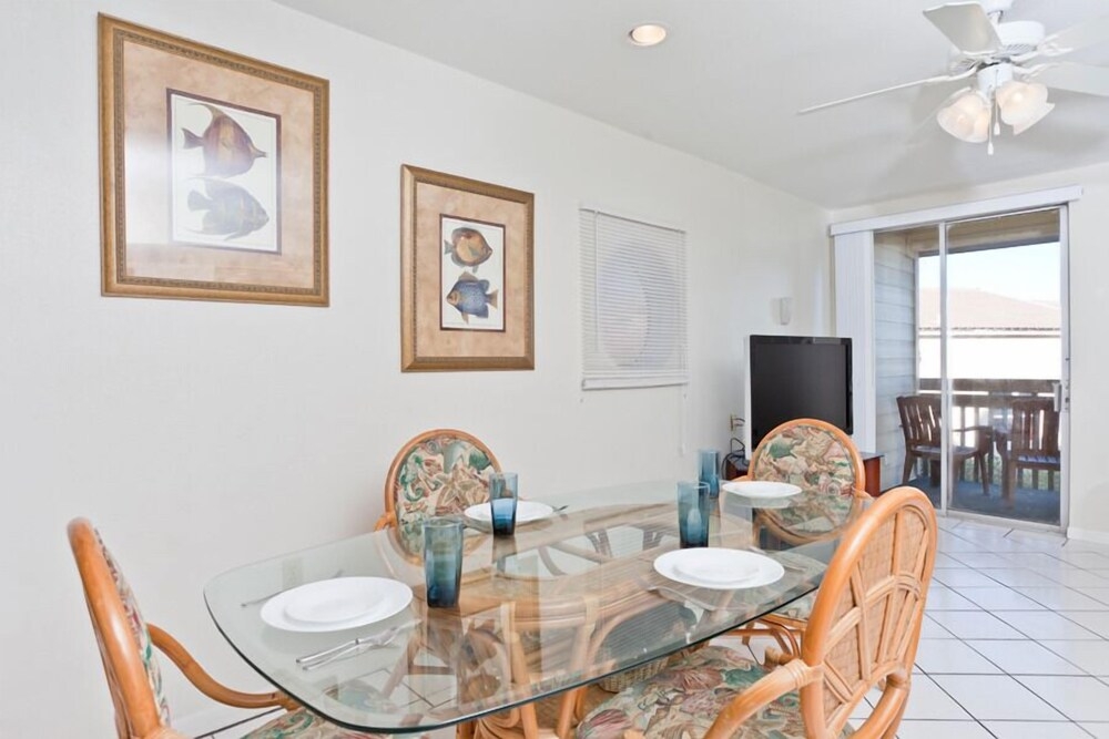 객실 내 식사 공간