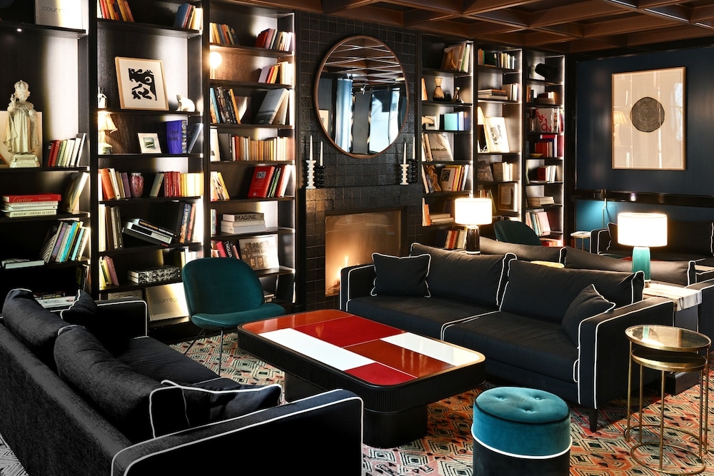 로비 좌석 공간