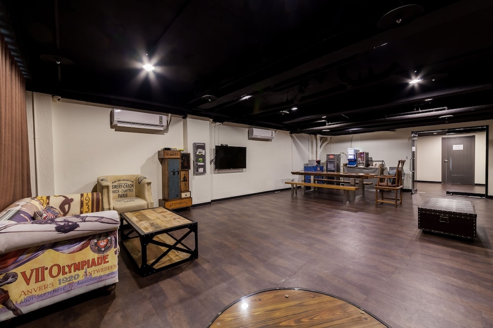 로비 좌석 공간