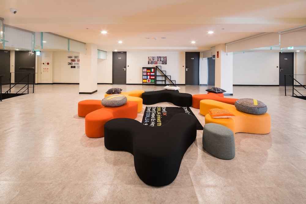 로비 좌석 공간