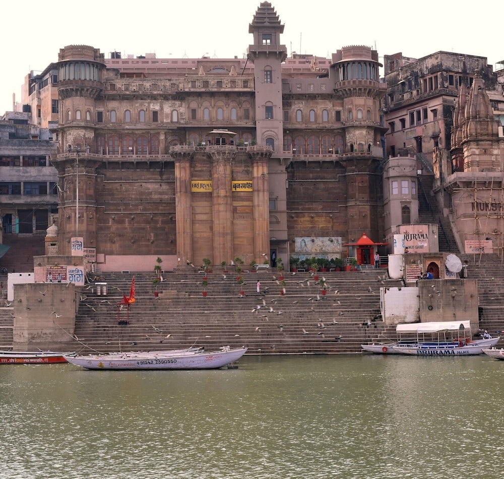 숙박 시설 정면