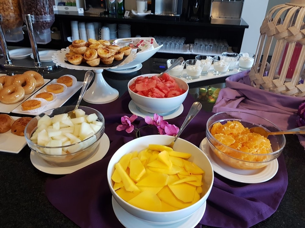 뷔페 아침 식사