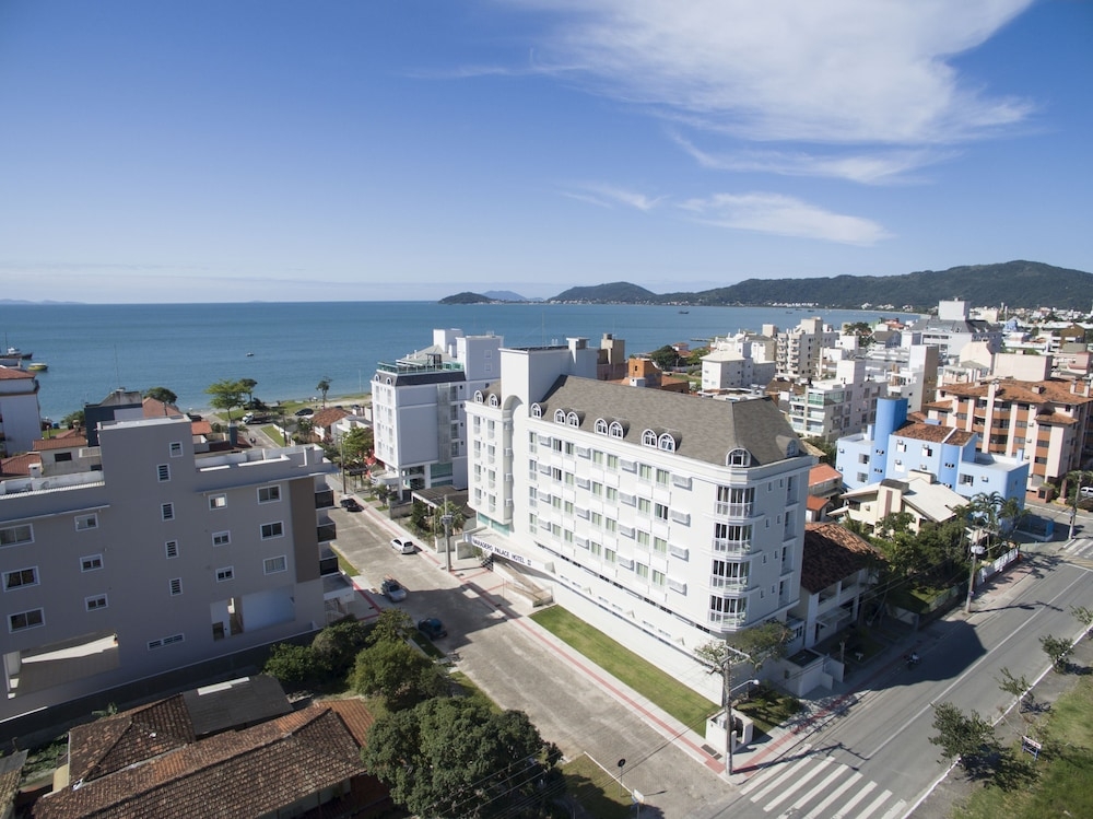 숙박 시설에서 보는 시내 전망