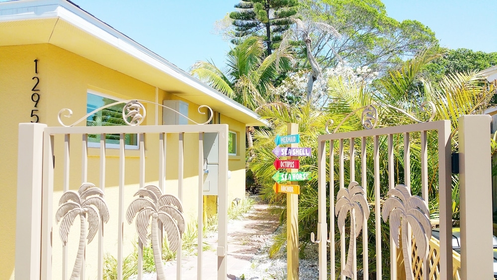 숙박 시설 입구