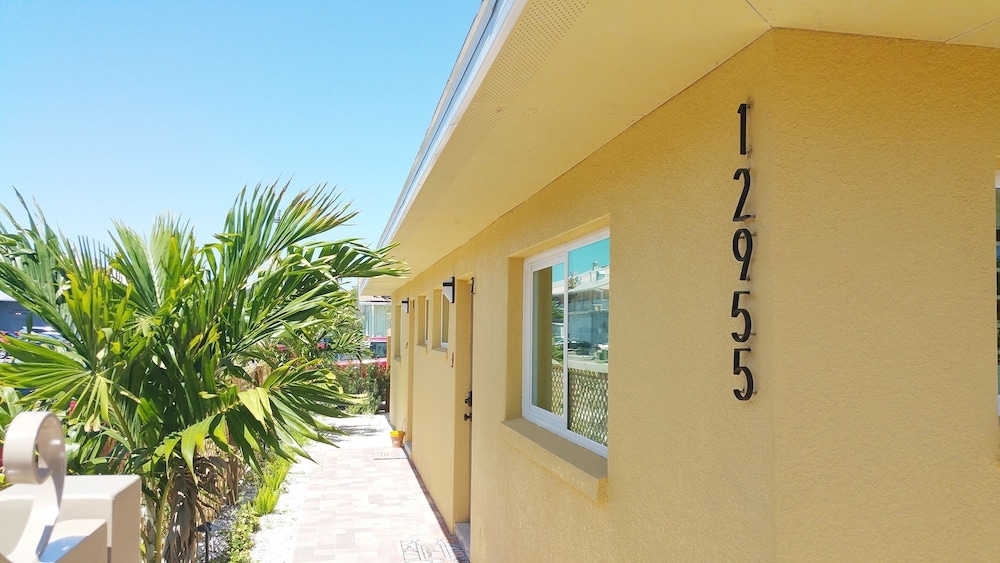 숙박 시설 입구