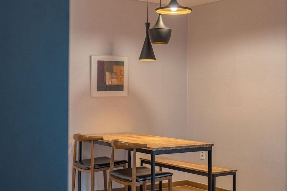 객실 내 식사 공간