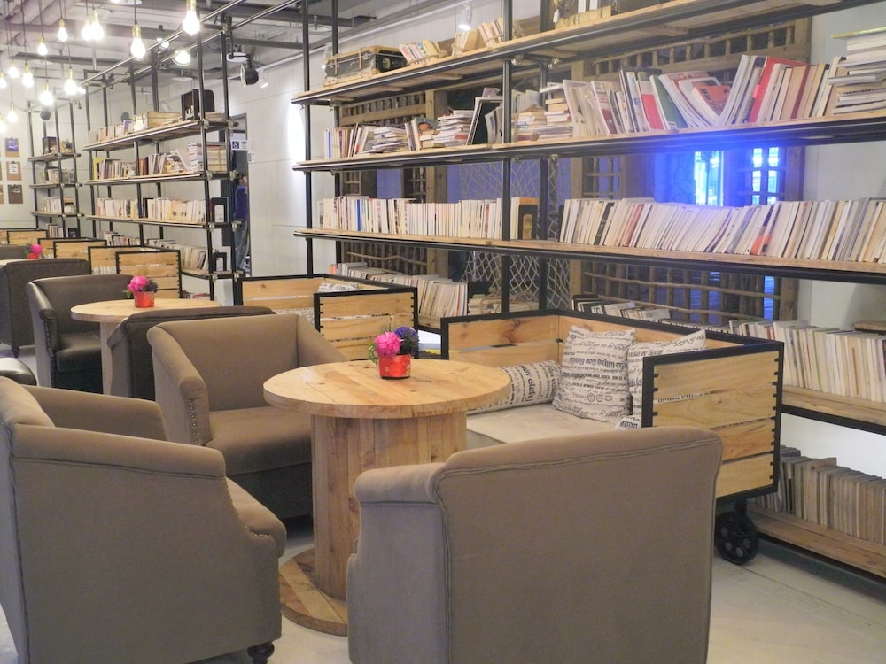 로비 좌석 공간