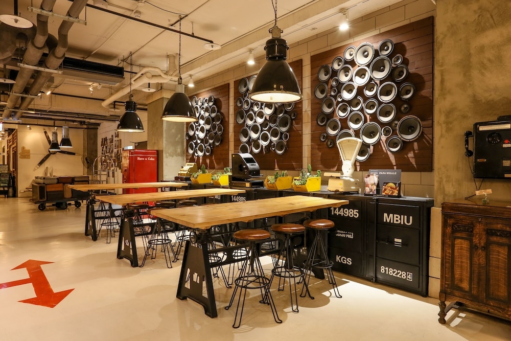 로비 좌석 공간