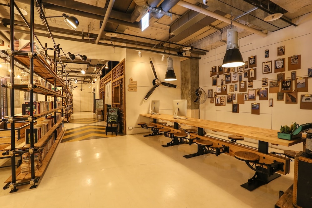 로비 좌석 공간