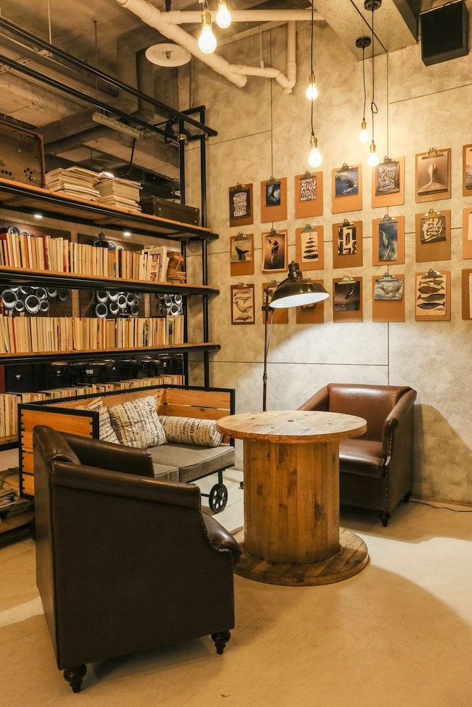 로비 좌석 공간