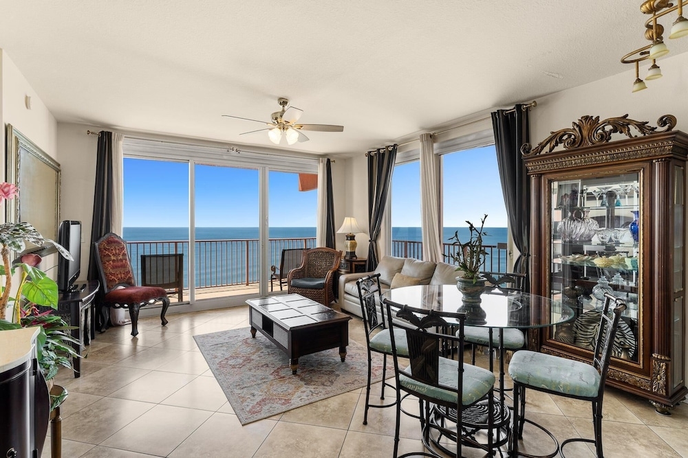 객실 내 식사 공간