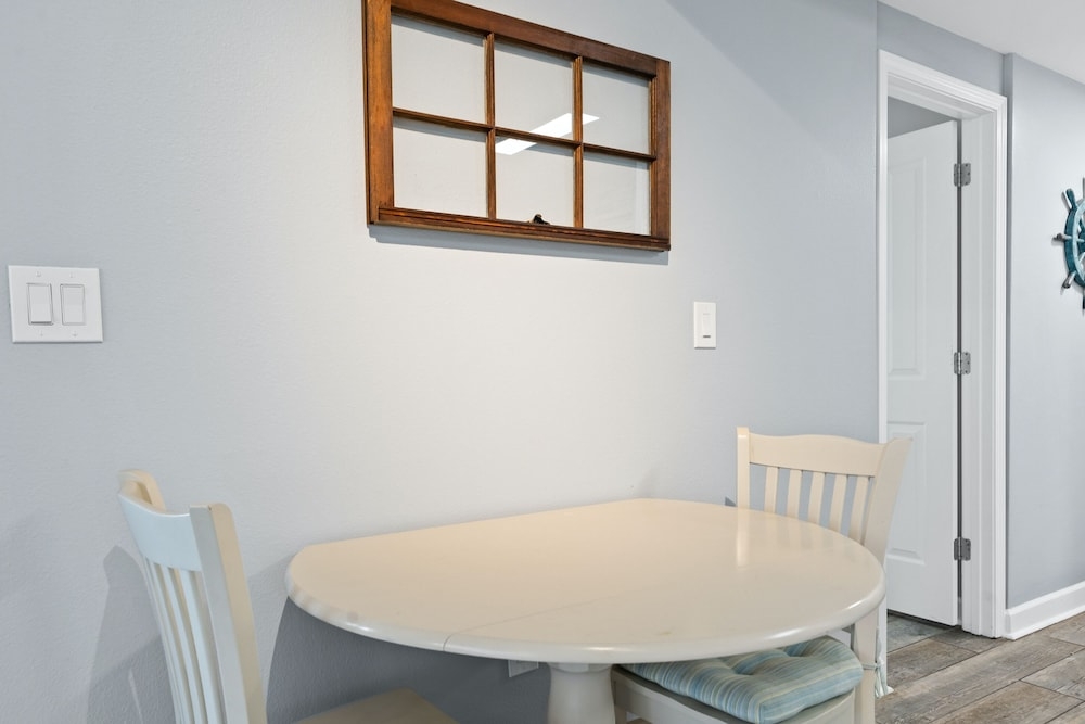 객실 내 식사 공간