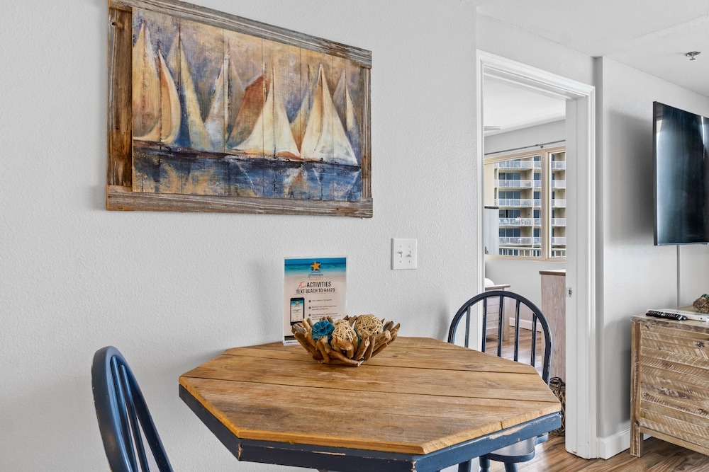 객실 내 식사 공간