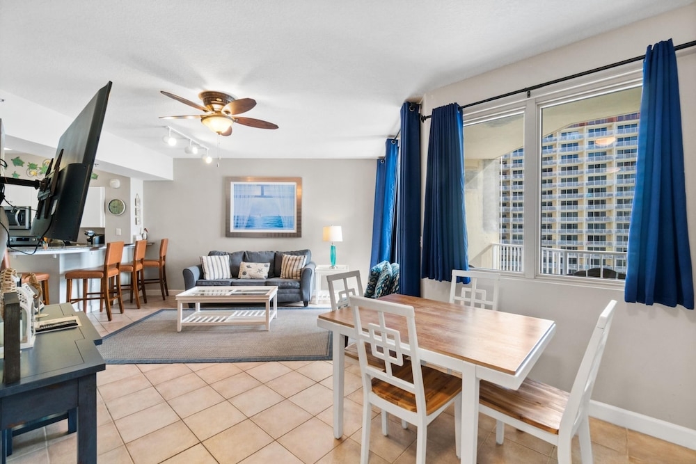 객실 내 식사 공간