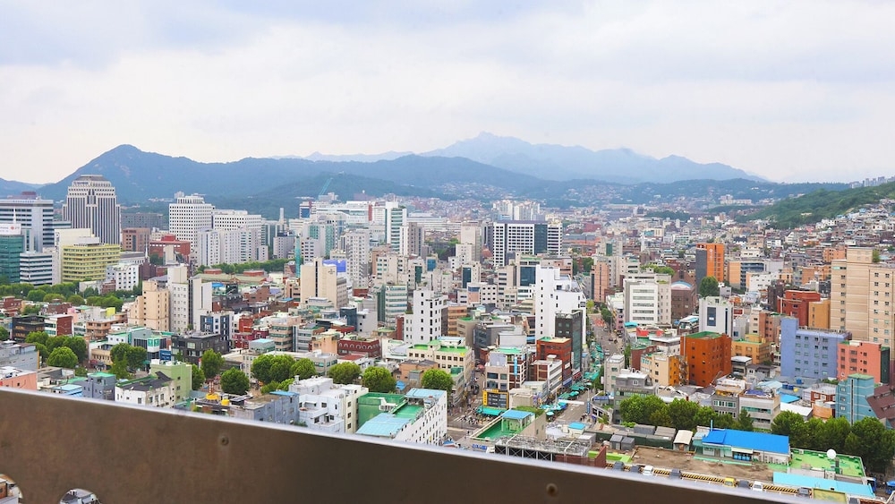 숙박 시설에서 보는 시내 전망