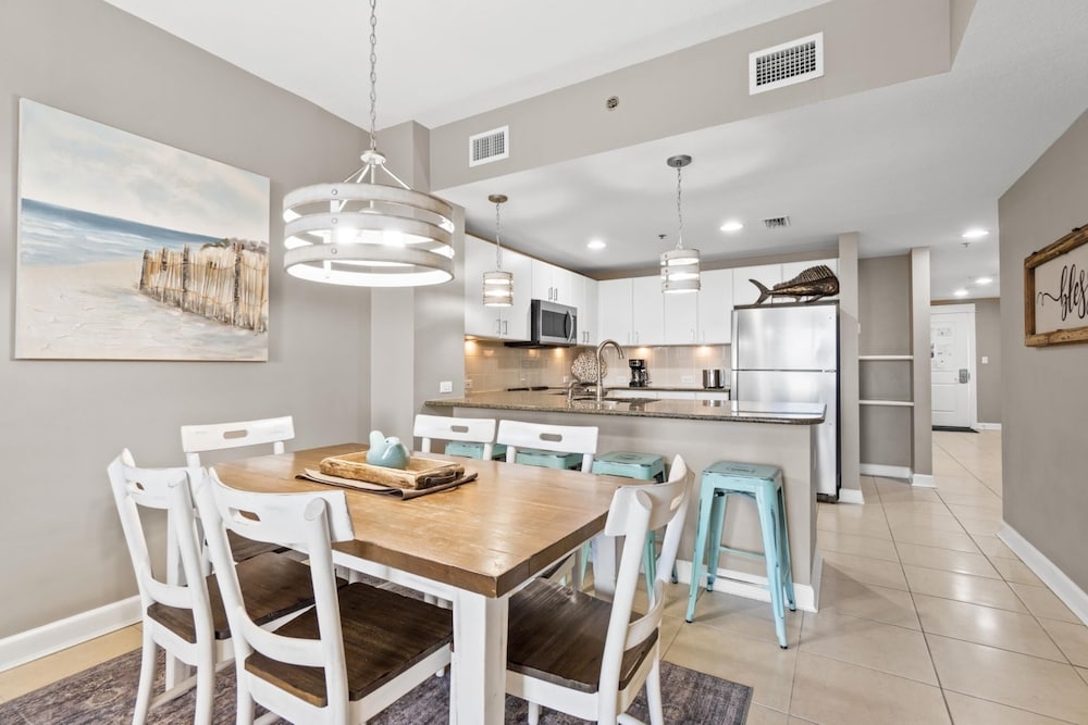 객실 내 식사 공간