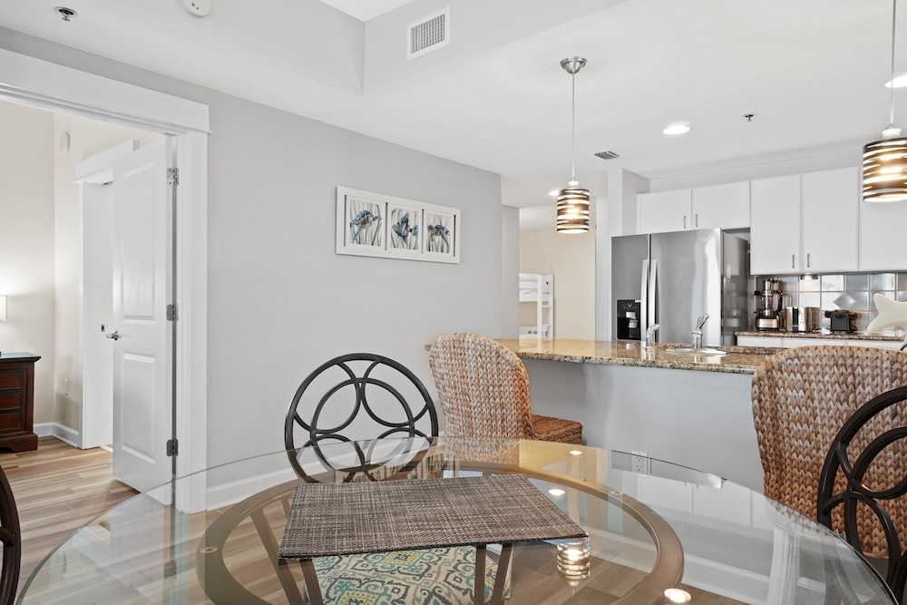 객실 내 식사 공간