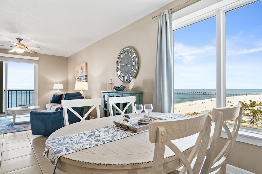 객실 내 식사 공간