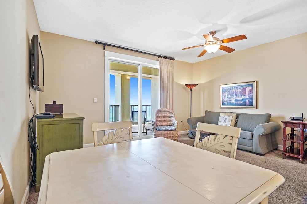 객실 내 식사 공간