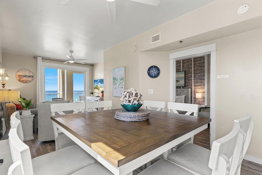 객실 내 식사 공간